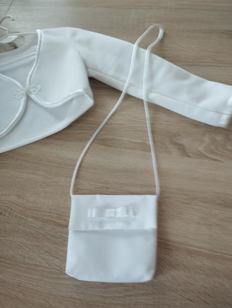 Šaty na prvé sväté prijímanie, 134