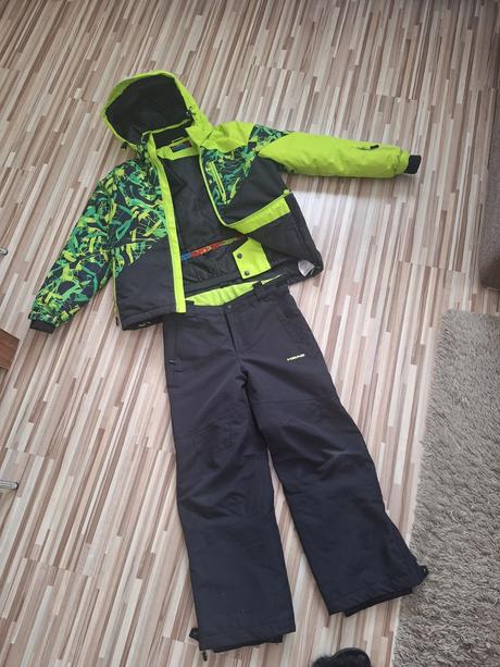 Lyziarska suprava, 146