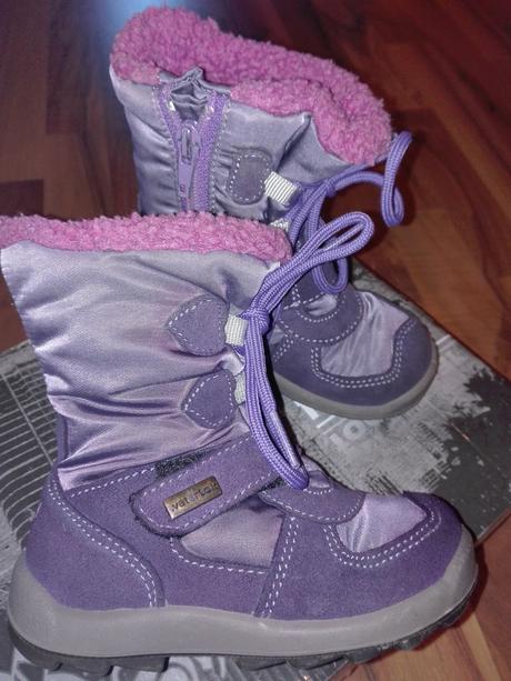 Nepremokave cizmy, 24