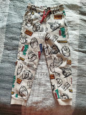 Tepláky, marvel,104