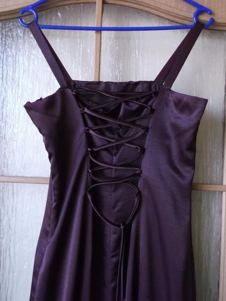 Spoločenské šaty, 36