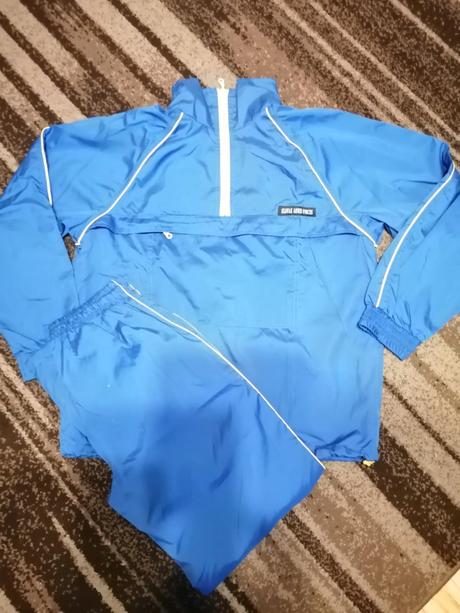 Mam na predaj sustiakovu súpravu, l