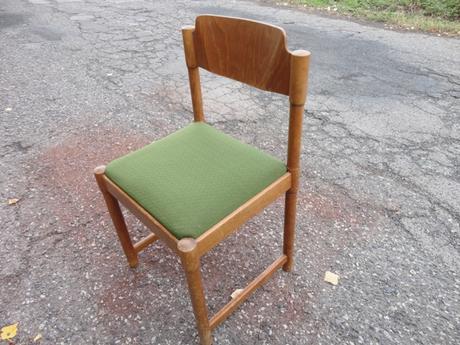 Kuchynské stoličky - drevené s čalúnením, 4 ks,