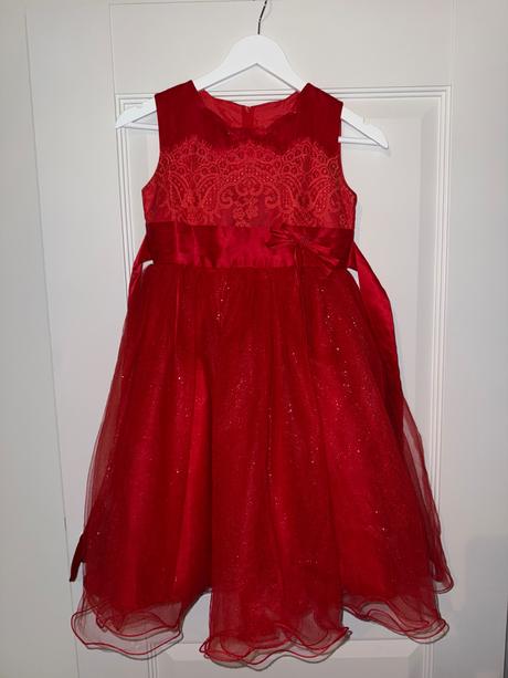 Slávnostné šaty, 140