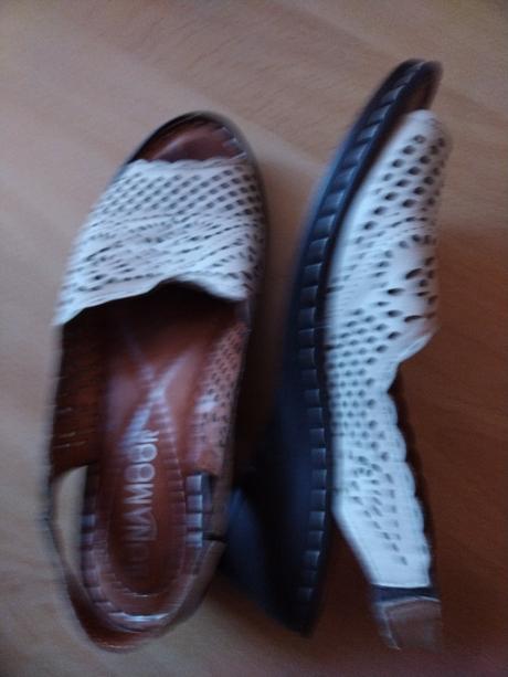 Kožené dierkované sandalky, 36