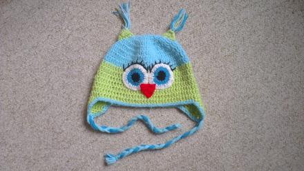 Háčkovaná čiapka sovička,