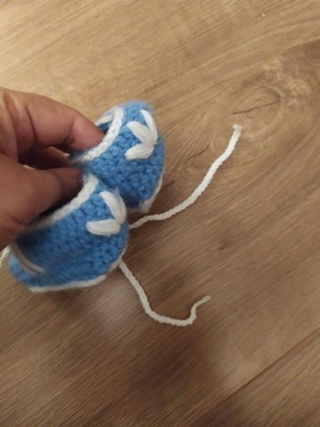 Háčkované papučky, capačky, <17