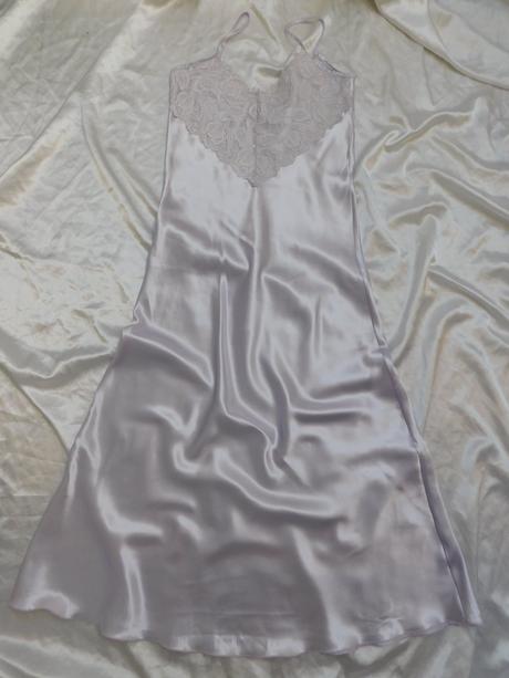 Pekna nočna košielka, 36