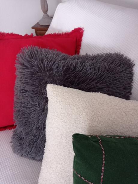 2ks teddy kozusinkove vankusiky top stav aj vypln,