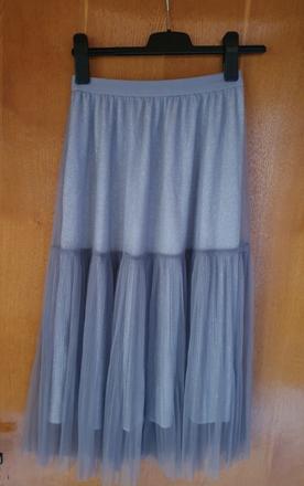 Krasna midi sukna, 38