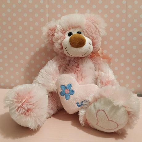 Macko so srdcom "love", 