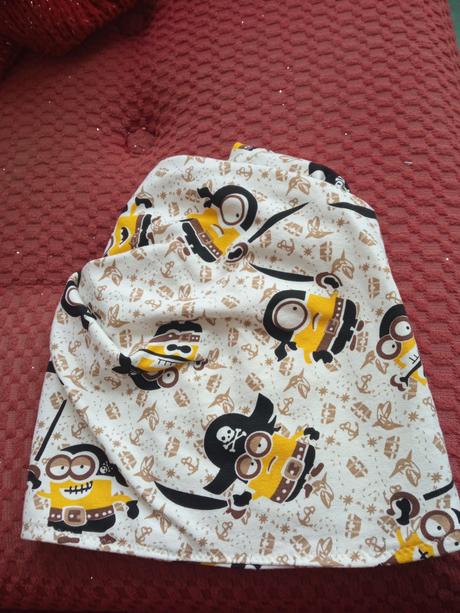 Mimoň čiapka s otvorom, 134