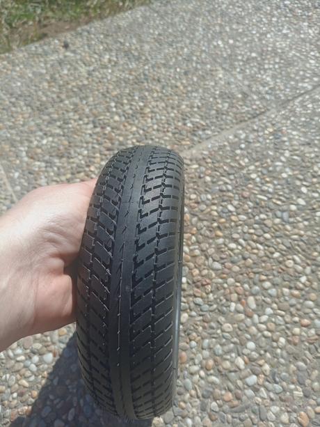 Pneumatika na kolobežku,