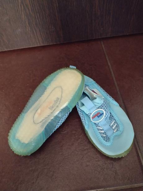 Topánky do vody, 24