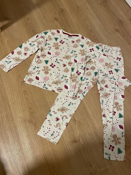 Vianočné pyžamko, h&m,122