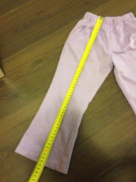 Dievcenske teplaky, 98