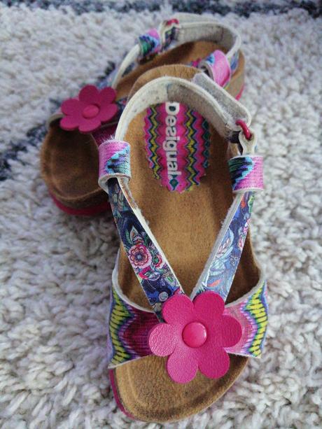 Úžasné kvalitné dievčenské sandálky, desigual,24