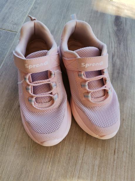 Ľahučké tenisky, sprandi,32