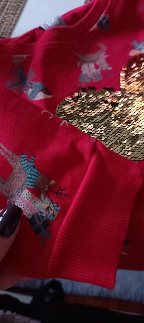 Vianočná mikina s glitrovaným srdiečkom, 134