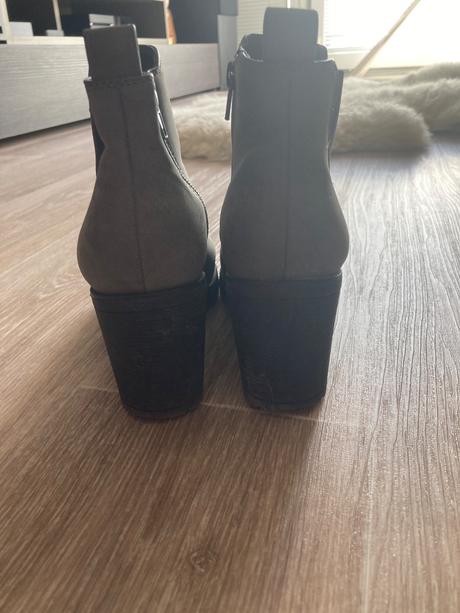 Cizmicky, graceland,36