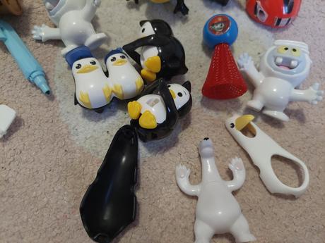 Hracky väčšie z kinder,