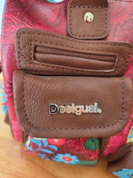 Farebná kabelka, desigual