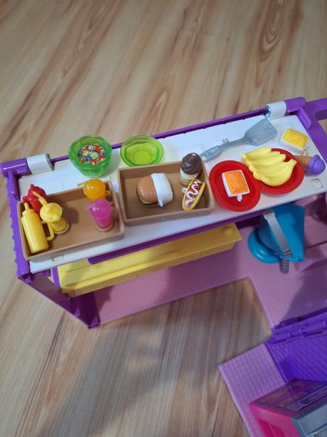 Barbie bufet auto, 