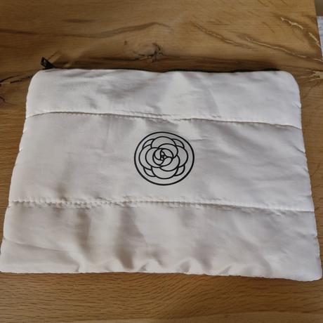 Priestranná kozmetická taška,