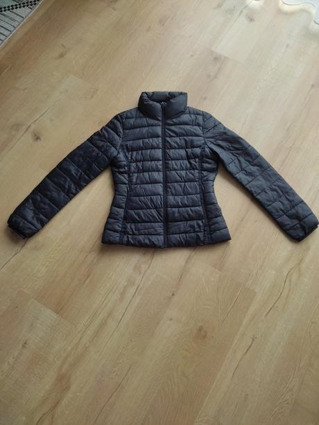 Čierna krátka bunda, s