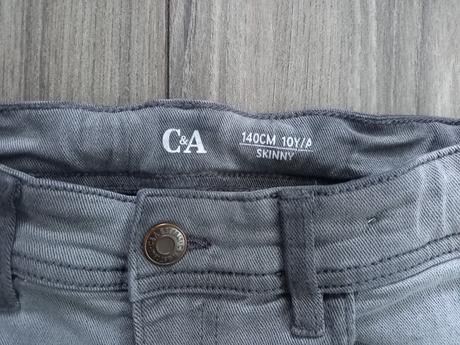 Kvalitné rifle skinny-top stav, c&a,140