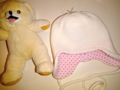 Biela čiapka s viazaním, 80