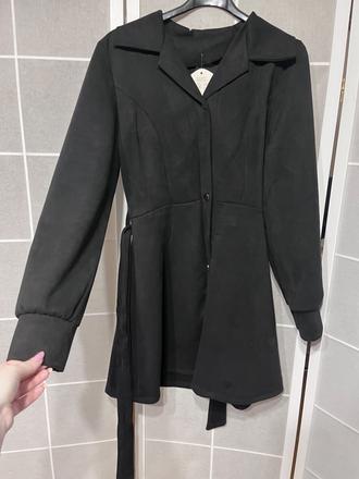 Čierne semisove šaty, m / s