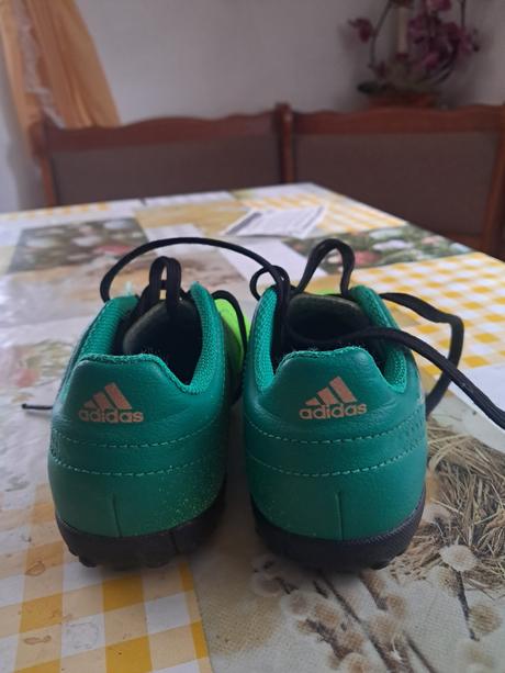 Tenisky halovky, adidas,32