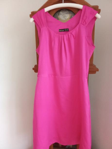 Ružové šaty, 40