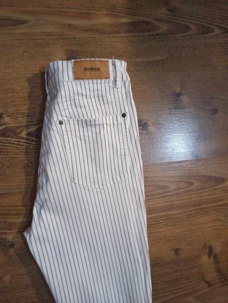 Biele rifle elastické , veľmi málo nosené, stradivarius,38