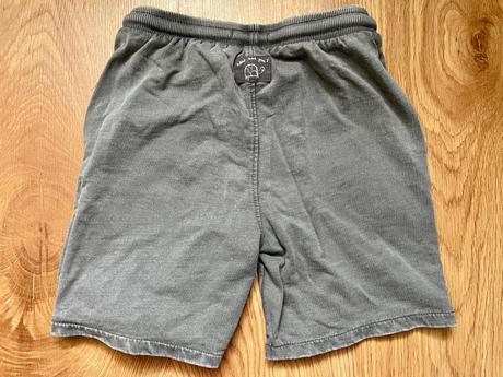 Šortky reserved, reserved,110