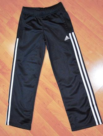 Znackove funkcne teplaky, adidas,128