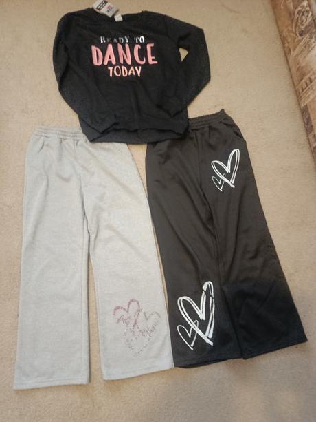 Tepláky široké 9-10 r., 146