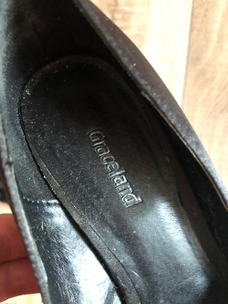 Čierne lodičky, graceland,37