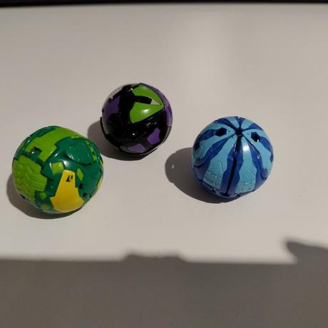 Bakugan - hračky, 
