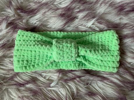 Háčkovaná čelenka zelená, 