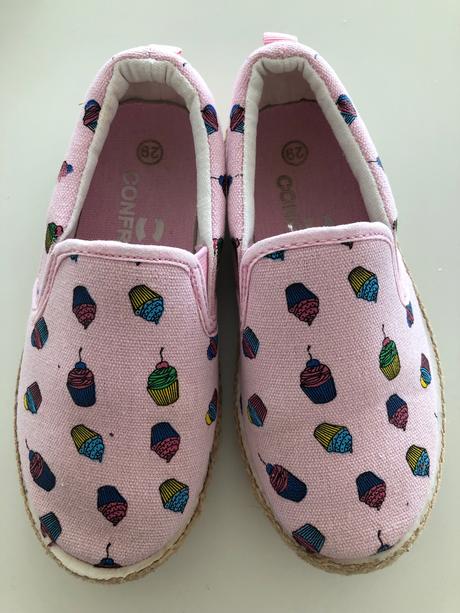 Platenky s muffinmi zn. confront, 28