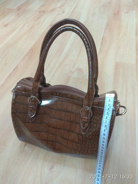 Lesklá kabelka hadí vzor, 