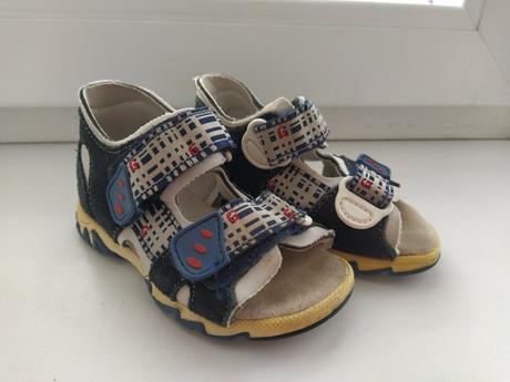 Sandálky, 22