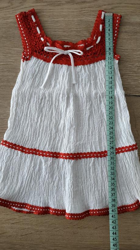 Dievčenské šaty, 80