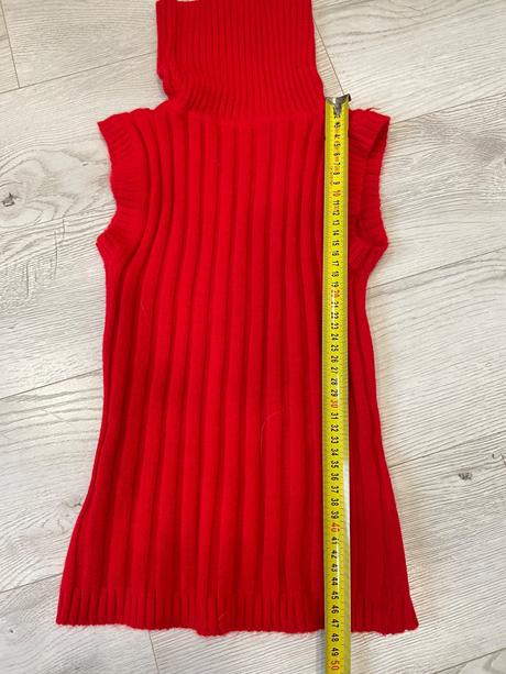 Červená svetro-vesta, s