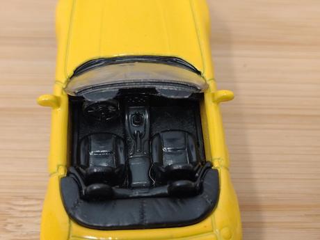 Zb model welly bmw z8 roadster yellow mattel 2010,