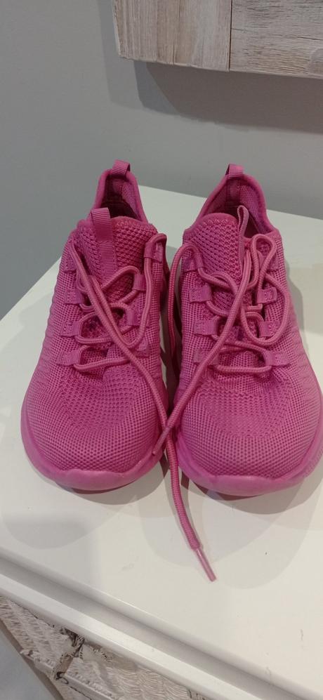 Dievčenské tenisky, 35