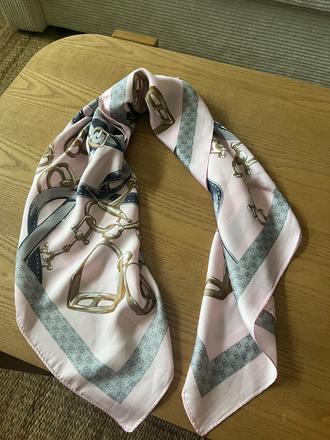 Saténová šatka 70x70 cm,