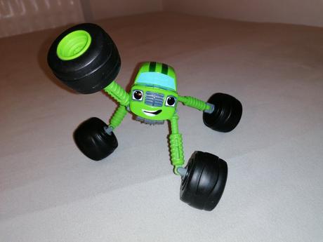 Auto s pohyblivými nohami, kolesami, 